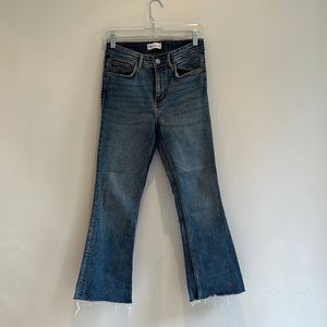 Women’s Zara mid-rise flare cropped jeans size 6